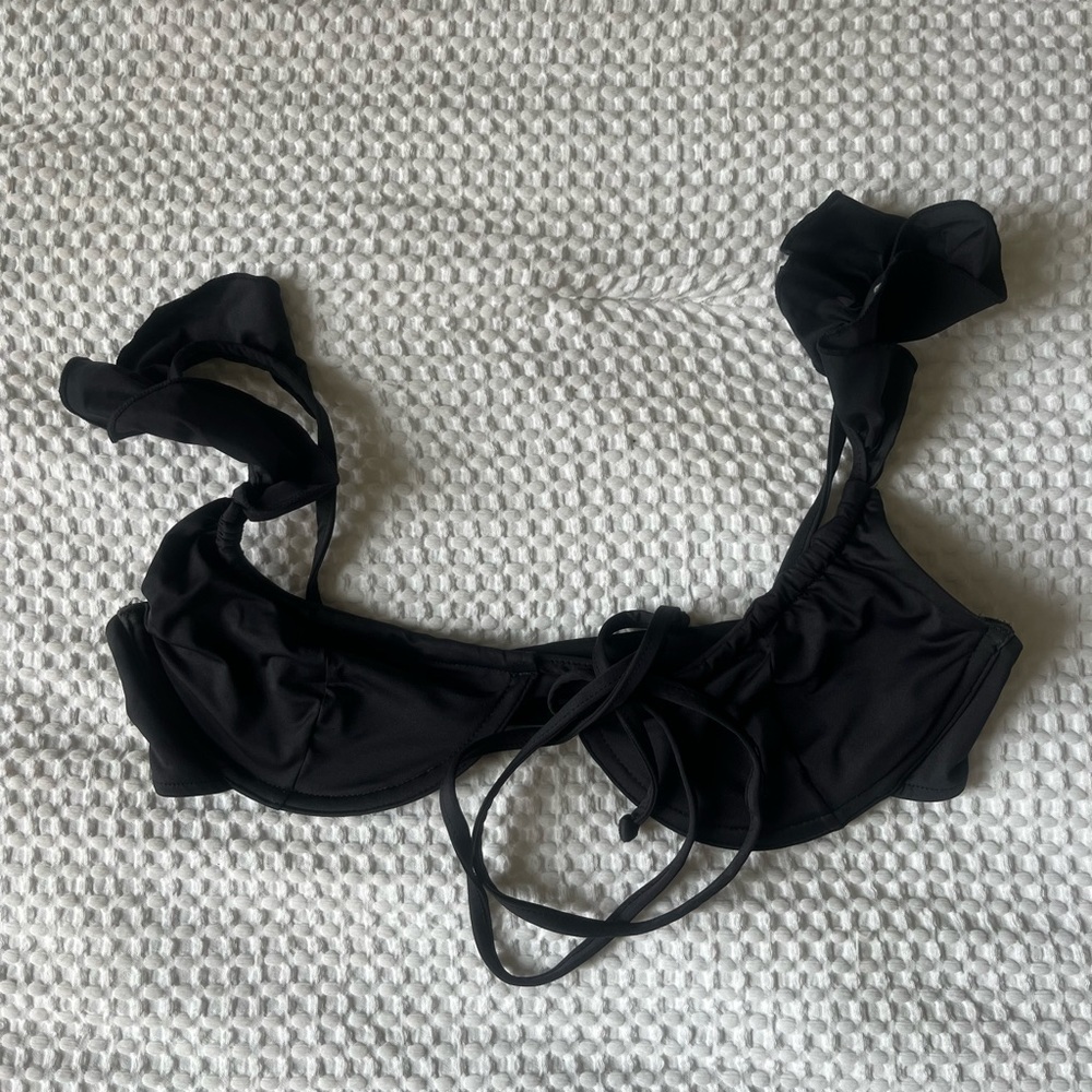 Frankie’s Bikinis “Birdie” Underwire Bikini Top